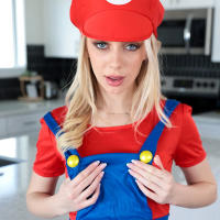 Gorgeous teen Braylin Bailey gets fucked by stepbro in Super Mario cosplay