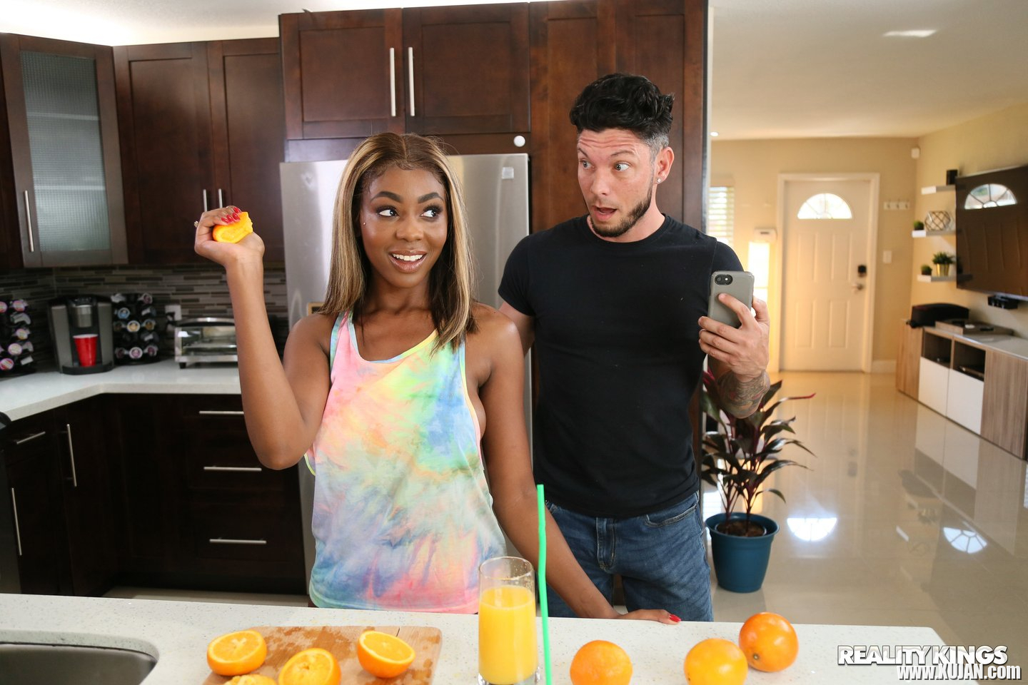 Black girl Tori Montana serves a white dick - Photo #563411
