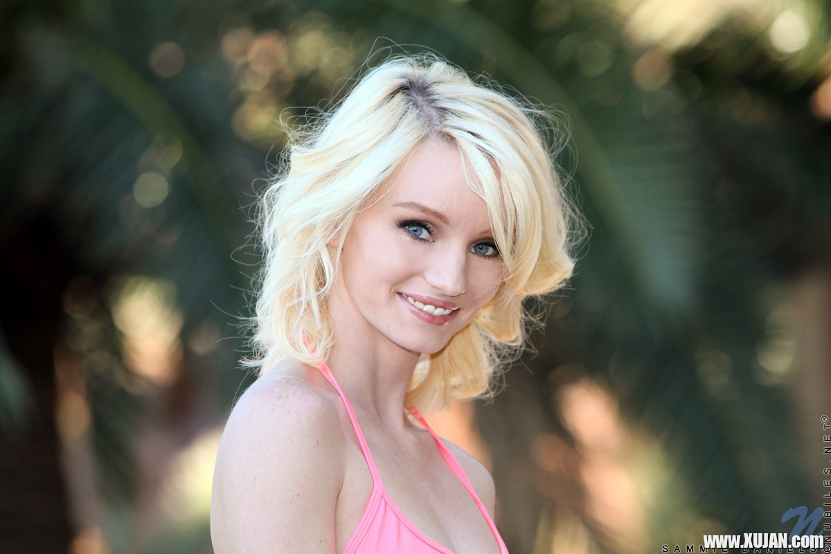 Sammie Daniels showing her Pussy in a pink Dress - Photo #565901