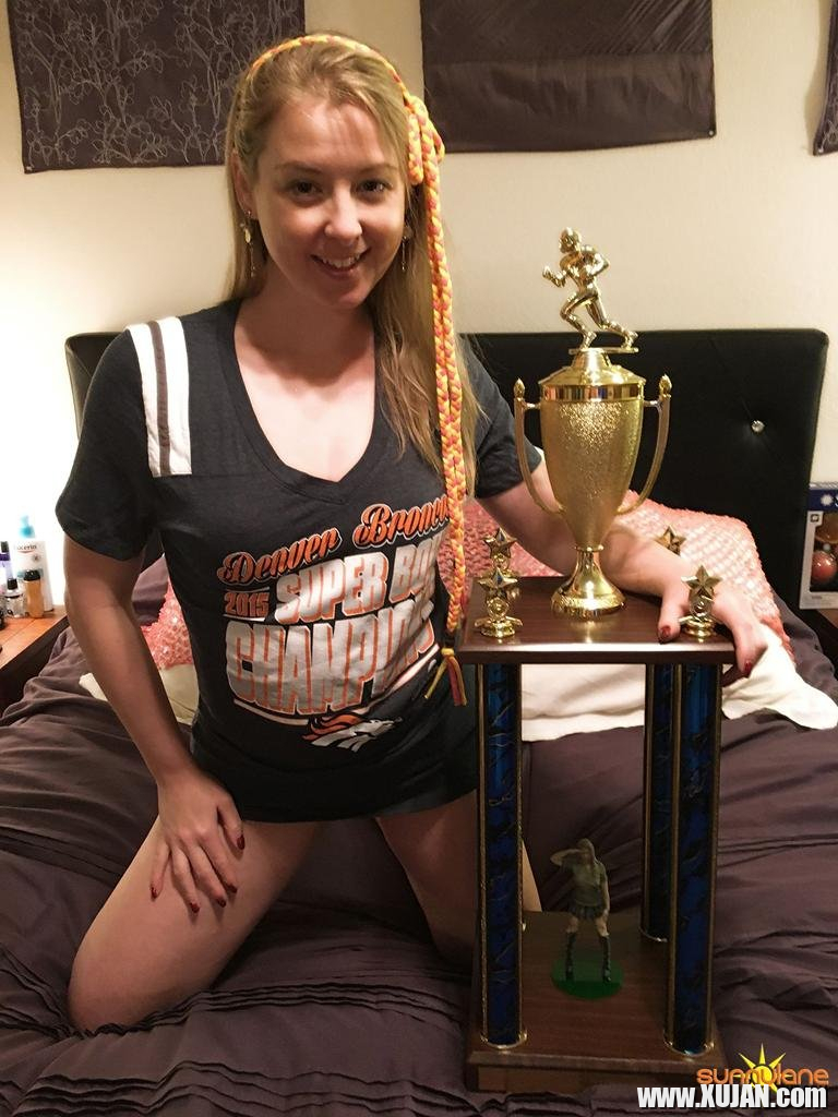 Naughty Girl Sunny Lane posing with her Trophy - Photo #569130