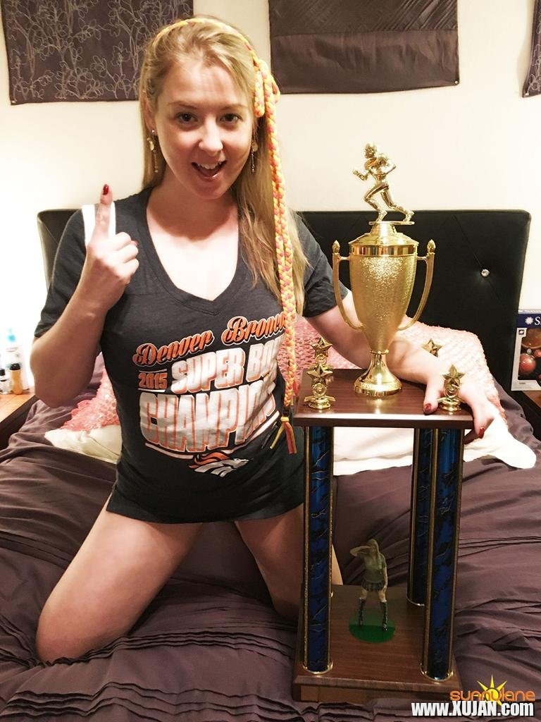 Naughty Girl Sunny Lane posing with her Trophy - Photo #569131