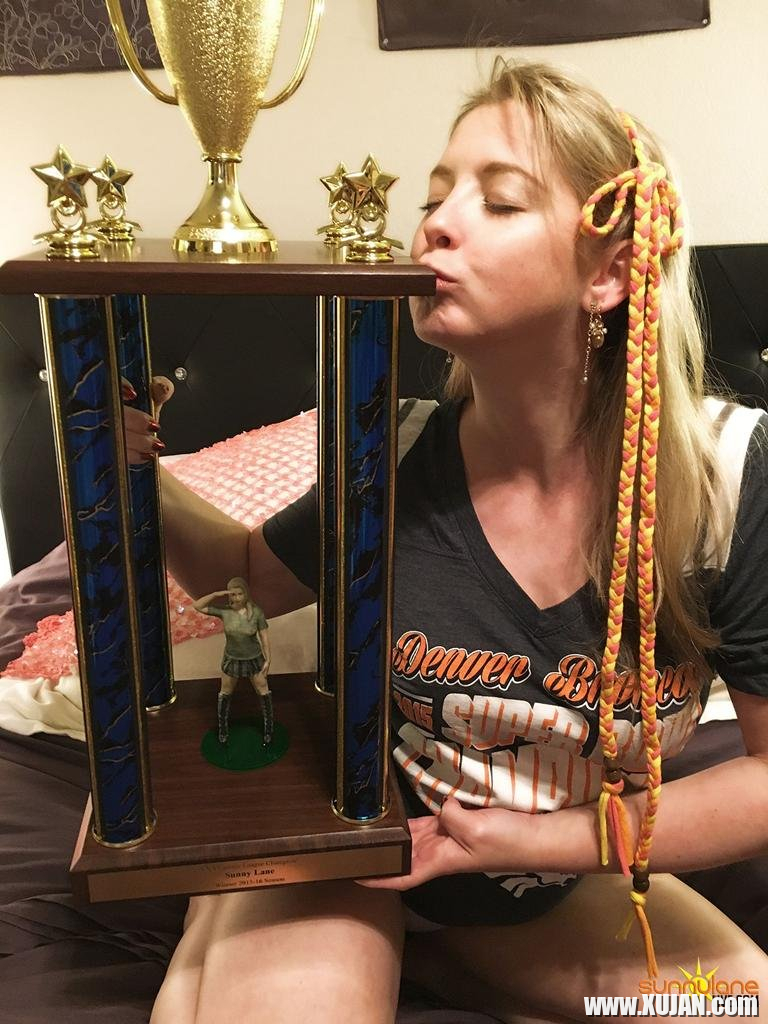 Naughty Girl Sunny Lane posing with her Trophy - Photo #569134