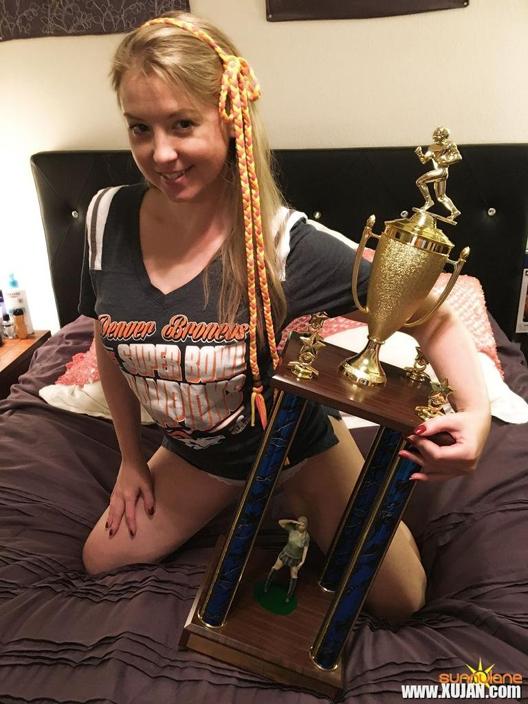 Naughty Girl Sunny Lane posing with her Trophy - Photo #569137