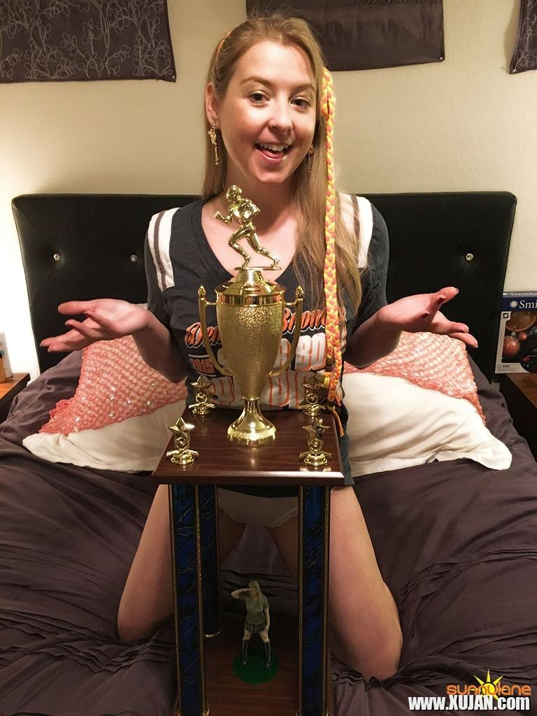 Naughty Girl Sunny Lane posing with her Trophy - Photo #569138