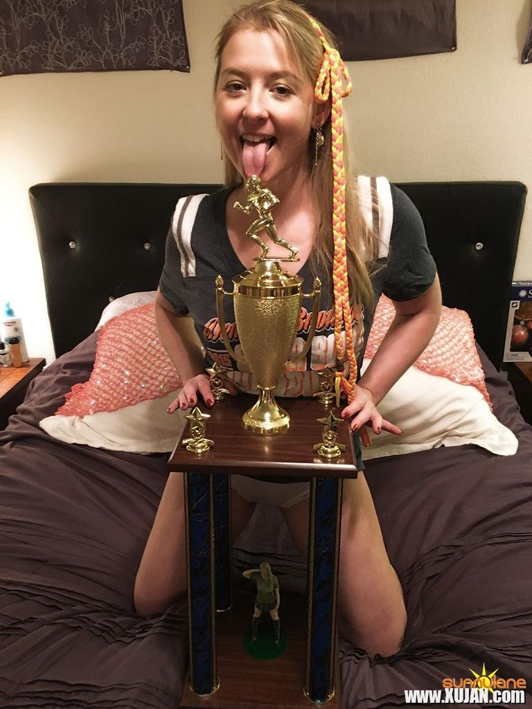 Naughty Girl Sunny Lane posing with her Trophy - Photo #569139