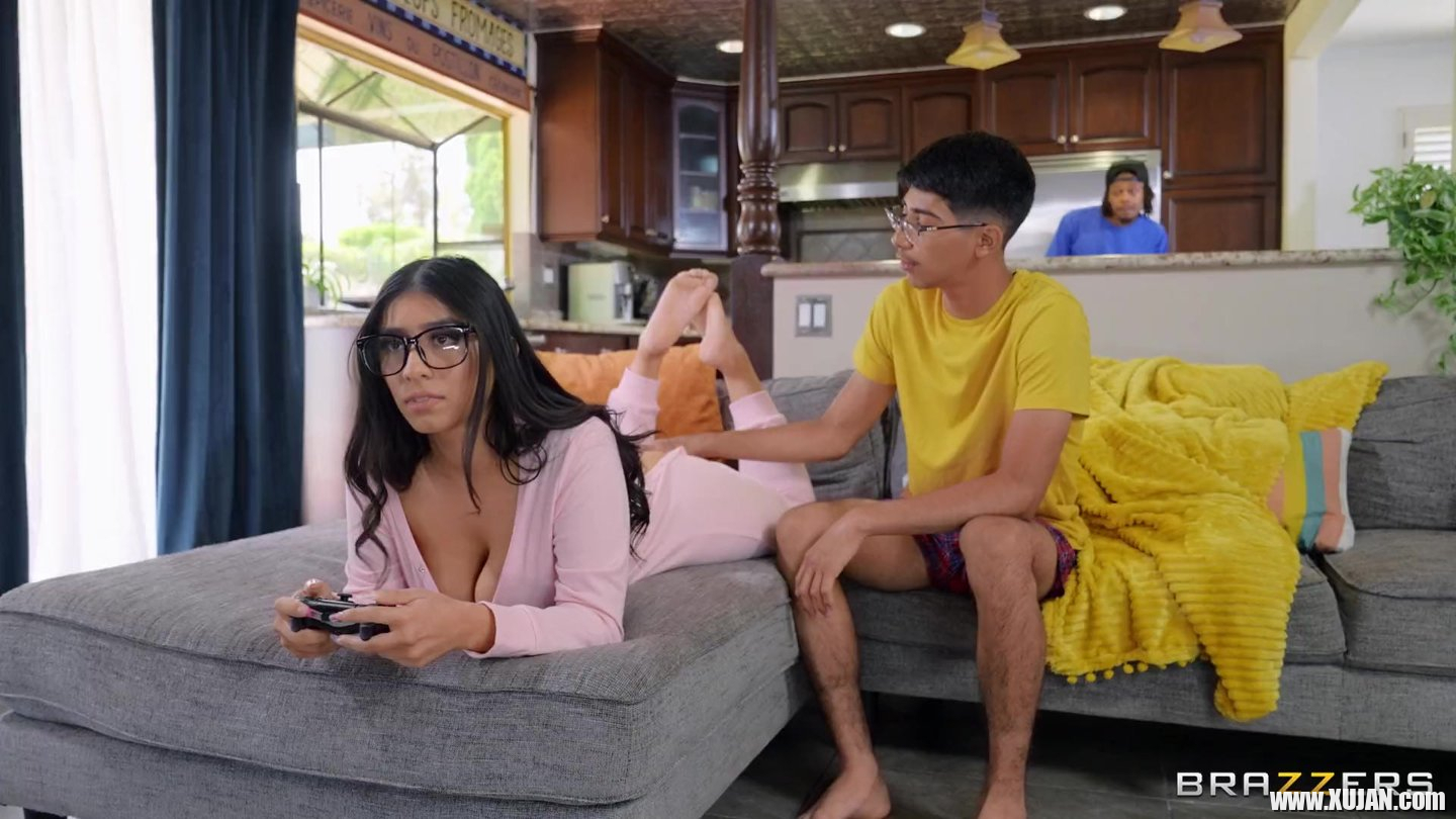 Horny dark haired gamer Violet Myers gets plugged with a big black rod - Photo #577416