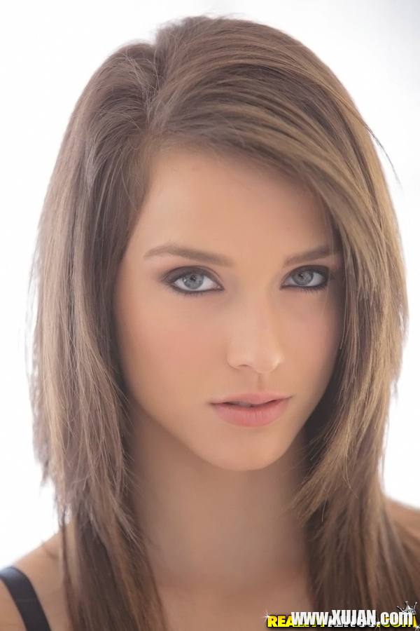 Adorable brunette babe Malena Morgan showcasing her flawless curves - Photo #580901