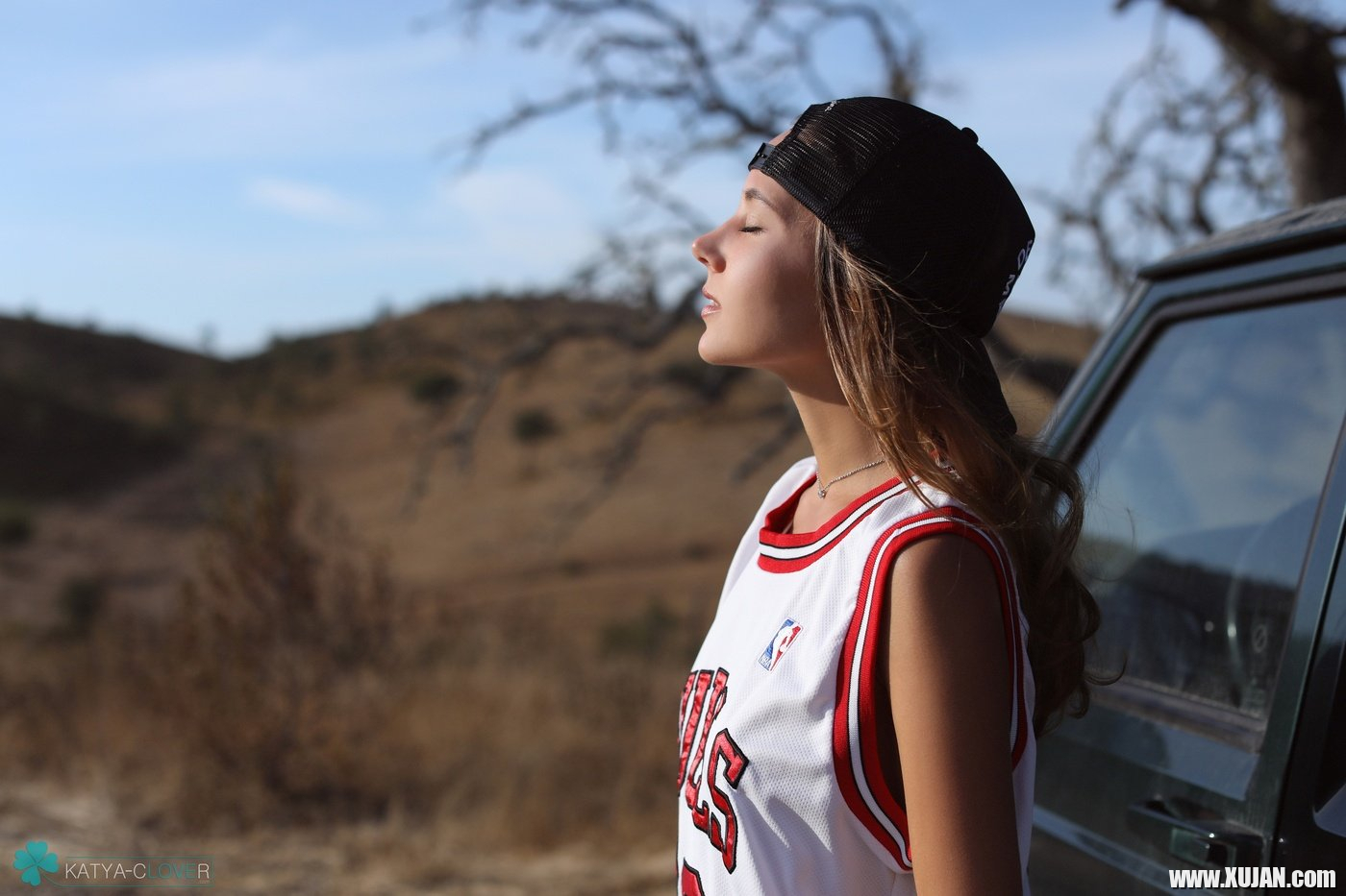 Cute Princess Clover strips by her car and gets more and more horny outside - Photo #608268