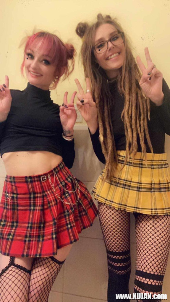 A couple of slutty SchoolGirls - Photo #615529