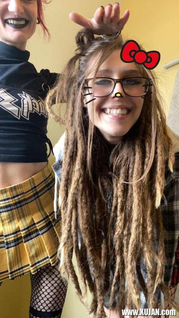 A couple of slutty SchoolGirls - Photo #615535