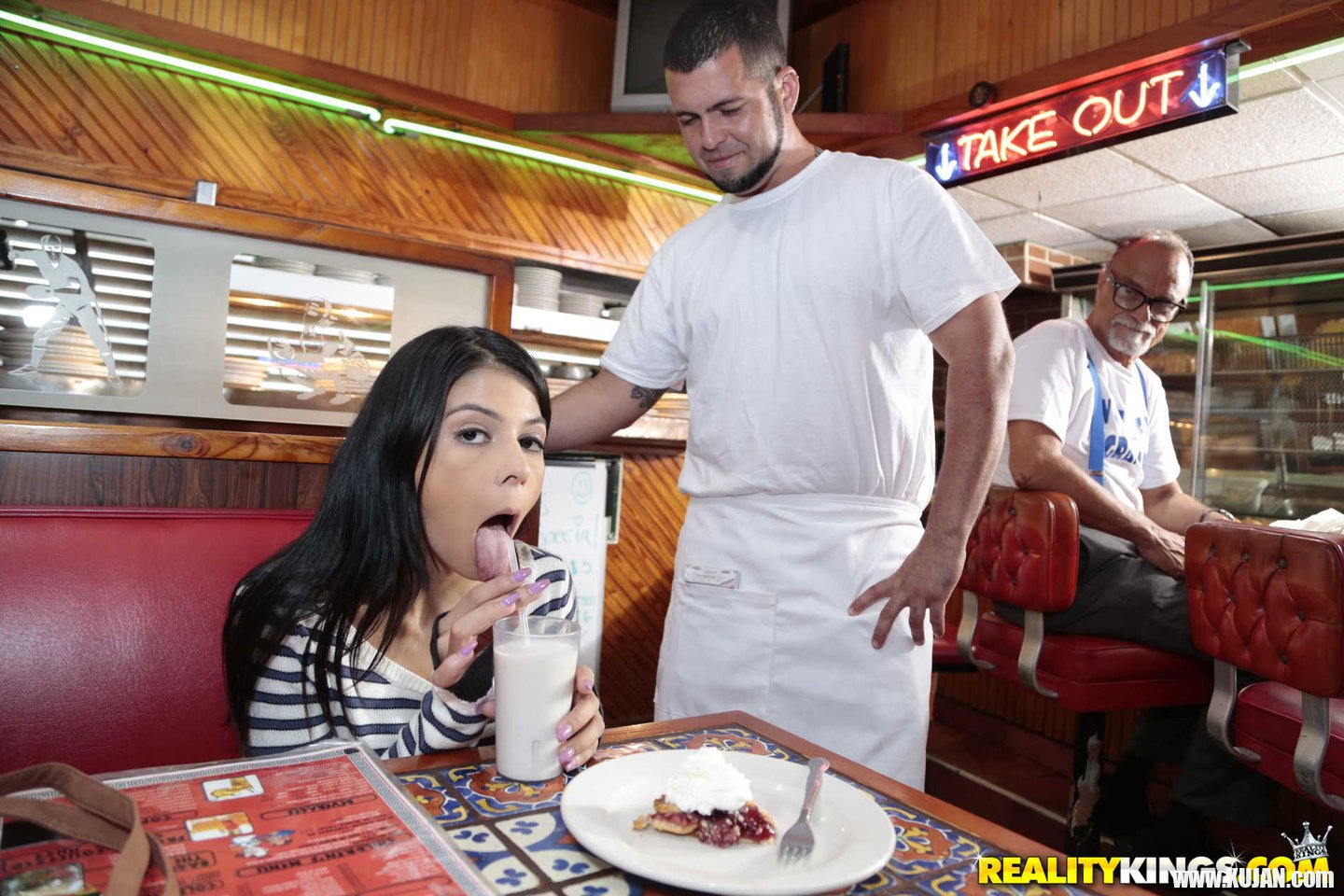Sadie Pop tips horny Chef with Her warm Muffin - Photo #617014