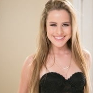 JOVEM GIRADORA LILLY FORD