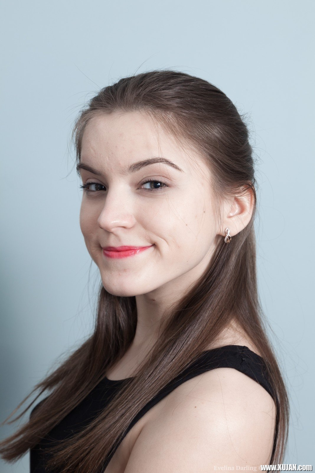 Evelina Darlingy dzernasharzhutyamb zbaghvum e dashnamurov - Photo #622864