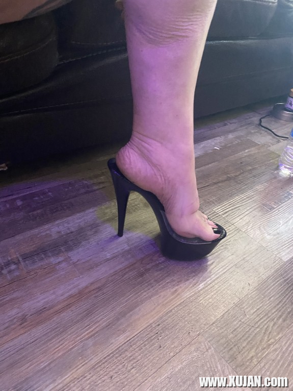 BBW Hotwife y Pleaser Heels ov - Photo #624075
