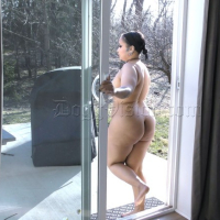 Big Butt Morning Shower Masturbation