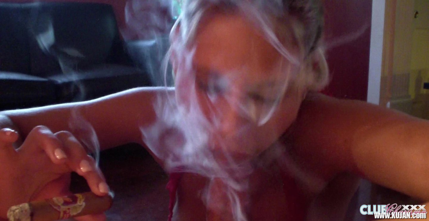 Charisma Cappelli puts a cock in her smokey mouth - Photo #626662