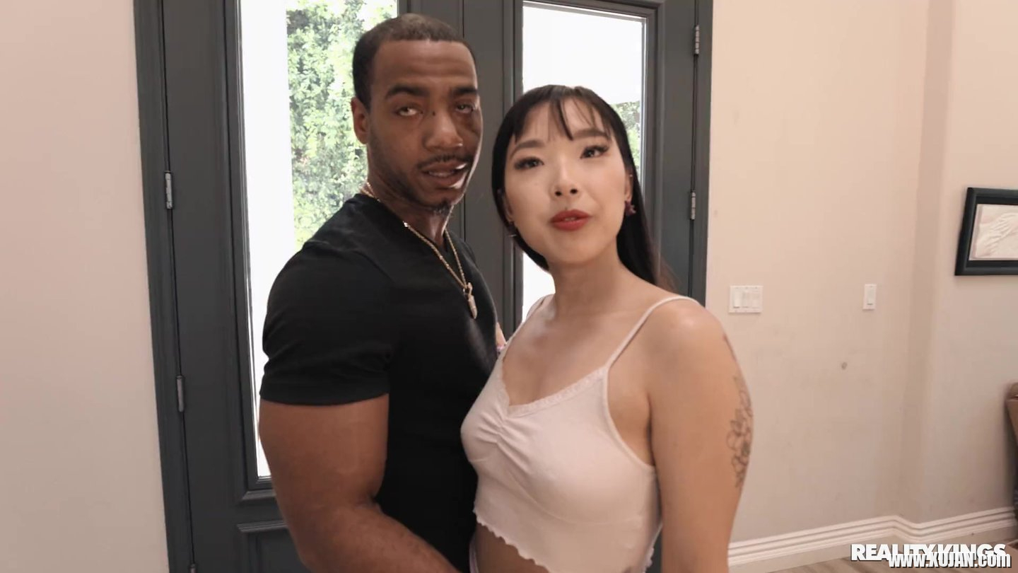 Horny asian chick Elle Lee gets down and dirty with her lucky neighbor - Photo #628291