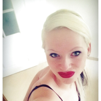 It is me Lara Lee