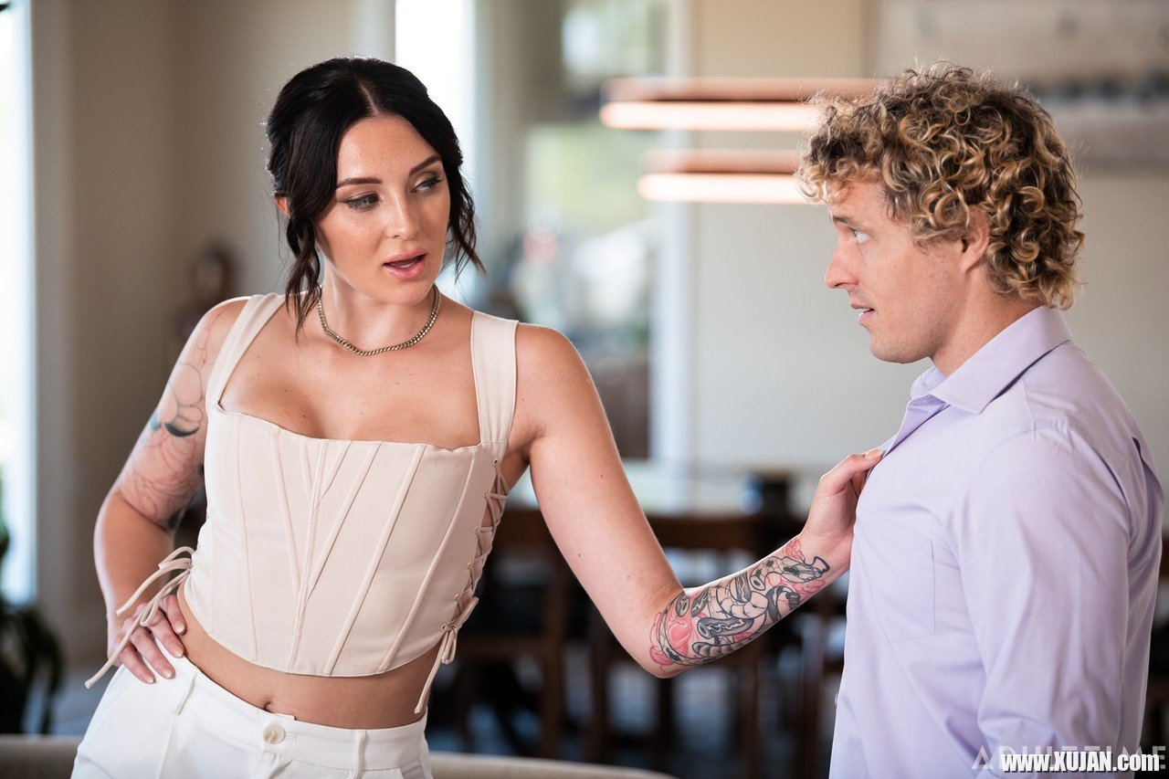 Hony brunette girl Charlotte Sins bounces on a rock hard meatpole - Photo #629140