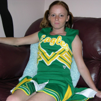 Teen Cheerleader Alyssa Hart spreading her Butt