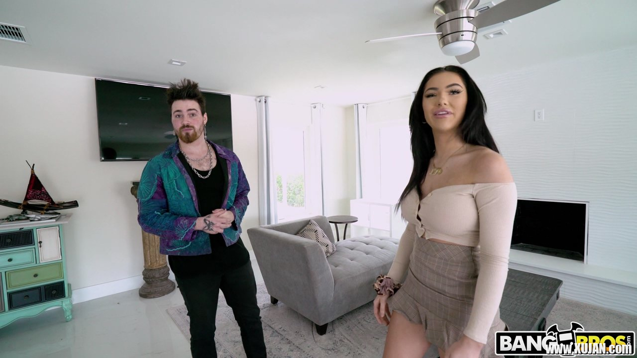 MJ Fresh gives quick blowjob before work - Photo #639549
