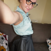 Teacher showing off her desirable ass in nudes