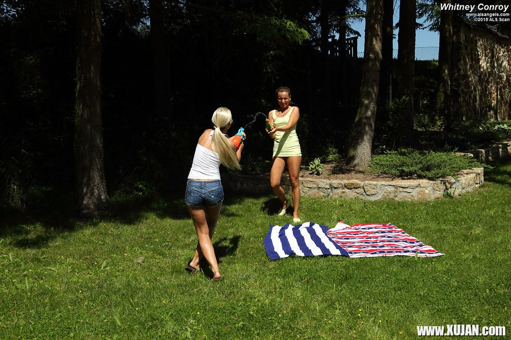 Lola Myluv and Whitney Conroy outdoor lesbian Fun - Photo #652075