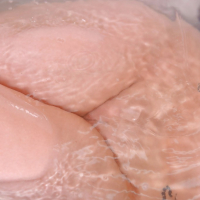 European model Harmony Reigns wetting knockers while masturbating in bathtub