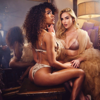 Horny Kenzie Anne invites slutty Scarlit Scandal to share big black sausage