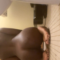 Wifey showing off her delicious curvy body