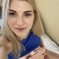 Petite Monroe Fox taking hot nudes for her boyfriend