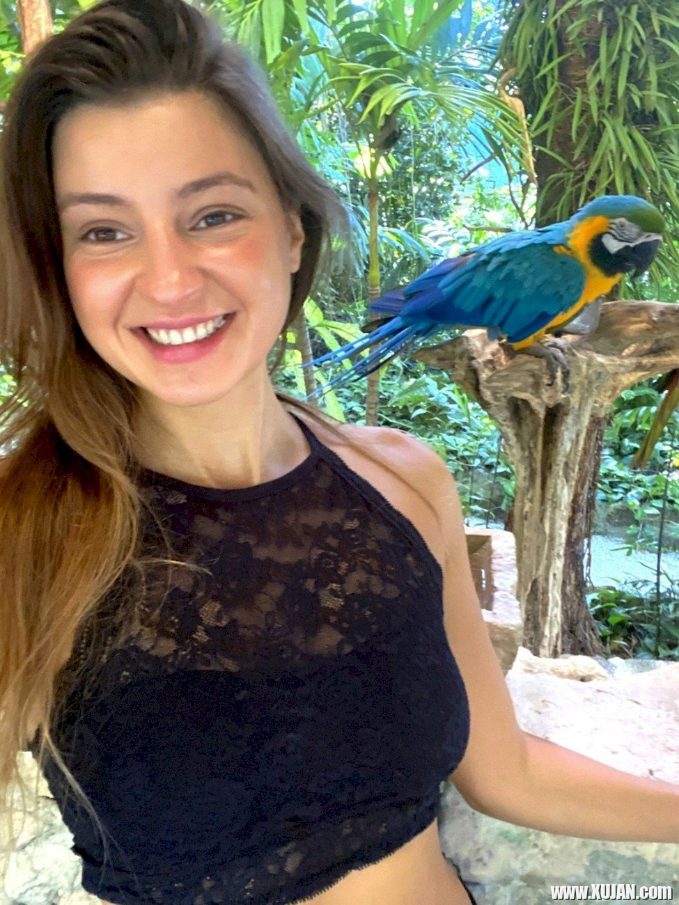 Lovely babe Melena Maria Rya having some fun in the zoo - Photo #664345