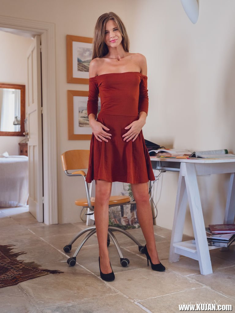 Sexy Sarah Kay breaks from studying to masturbate - Photo #667156