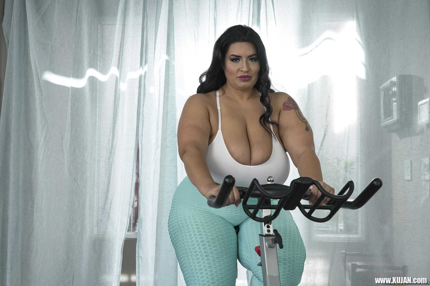 Chubby Sofia Rose having hardcore Workout Session - Photo #672711