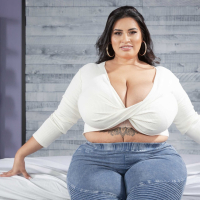 Sofia Rose indulges in Massage and gets plundered