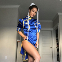 Cospalyer Eva Lovia sucks on a long Member