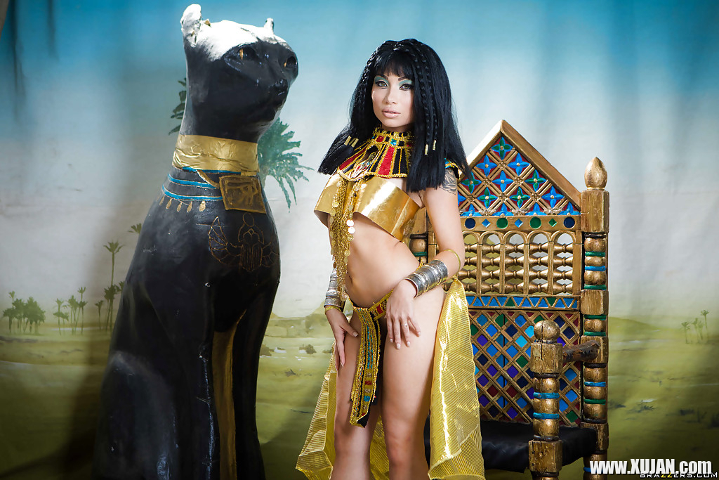 Brunette coed Rina Ellis peeling off Cleopatra themed cosplay outfit - Photo #676870