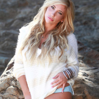 Blonde Stunner Tasha Reign shows her Panties