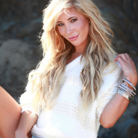 Blonde Stunner Tasha Reign shows her Panties