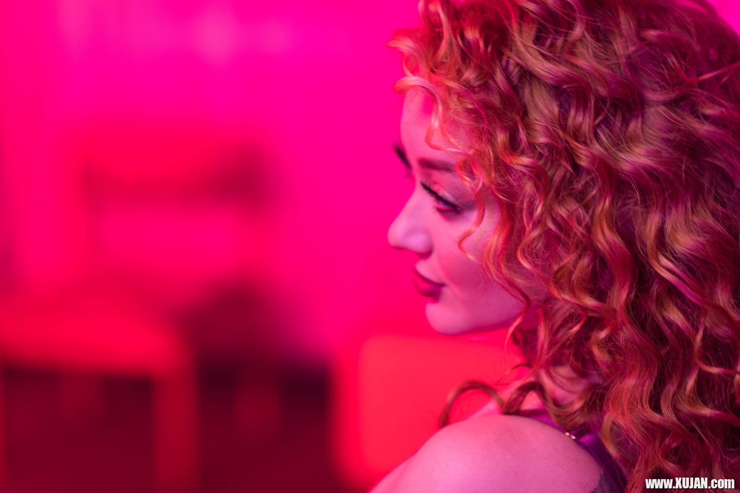 Curly beauty Emma Magnolia strips naked while playing with sextoys - Photo #680983