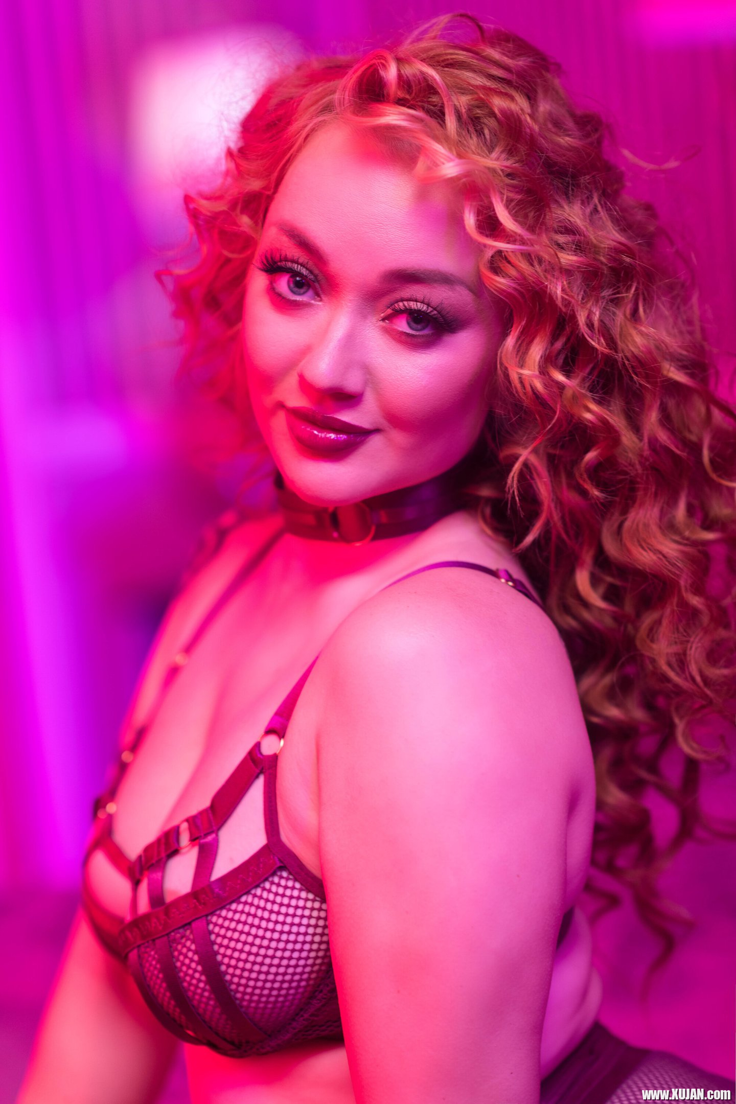 Curly beauty Emma Magnolia strips naked while playing with sextoys - Photo #680985