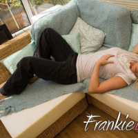 Frankie Babe exposes her Tits and nice Pussy