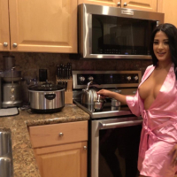 Busty stepsister Misty Quinn seduces in kitchen