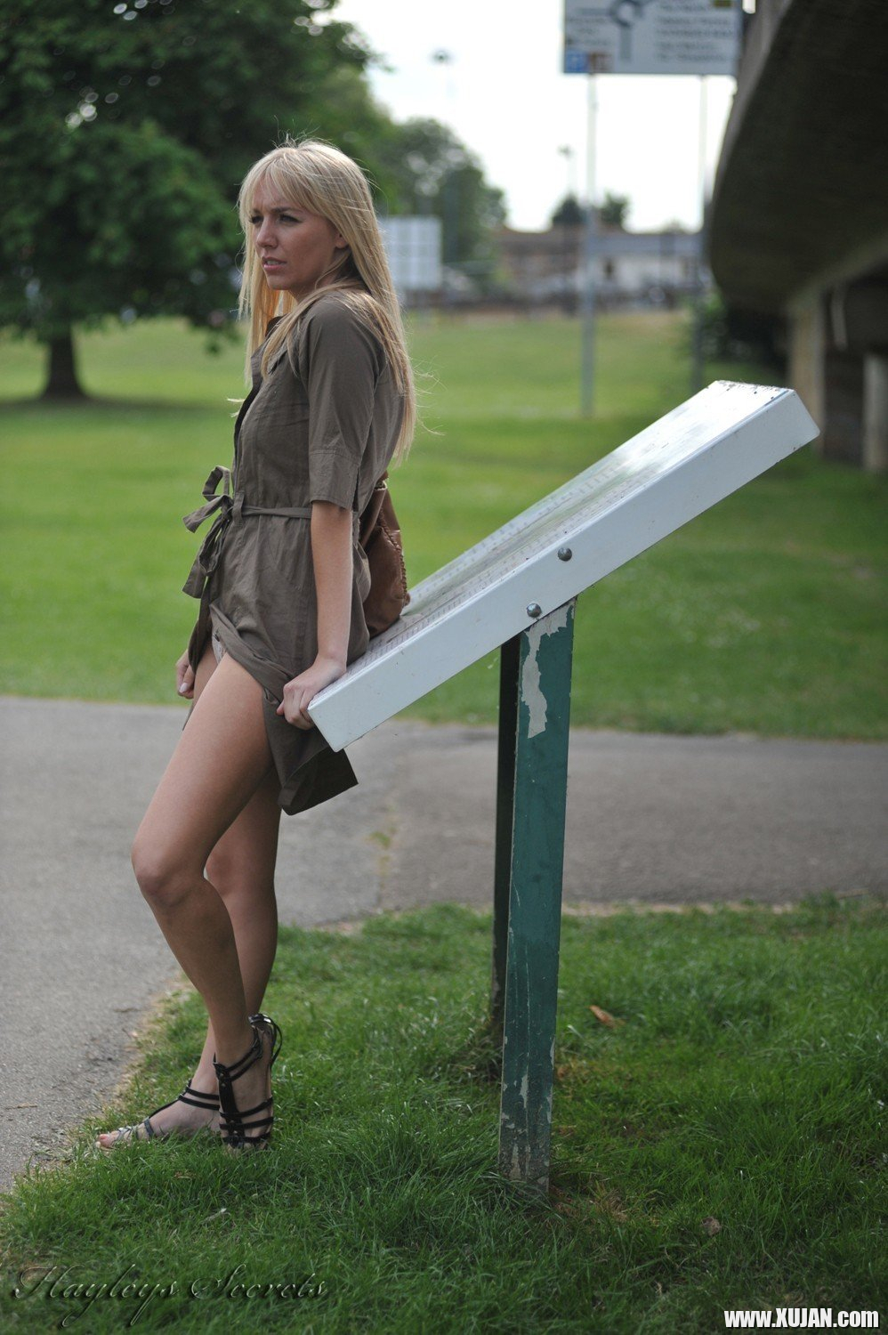 Hayley Marie Coppin showing off her nice boobies outdoors - Photo #687499