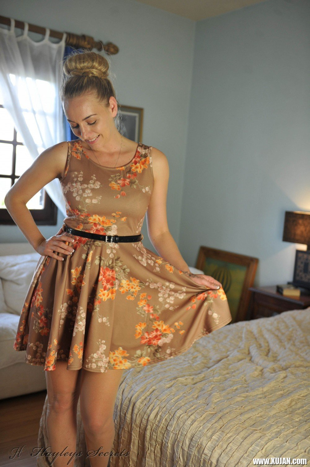 Gorgeous HayleyMarie Coppin removes her Dress - Photo #687619