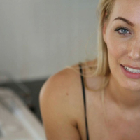 Busty HayleyMarie Coppin lets her Boobs slip out