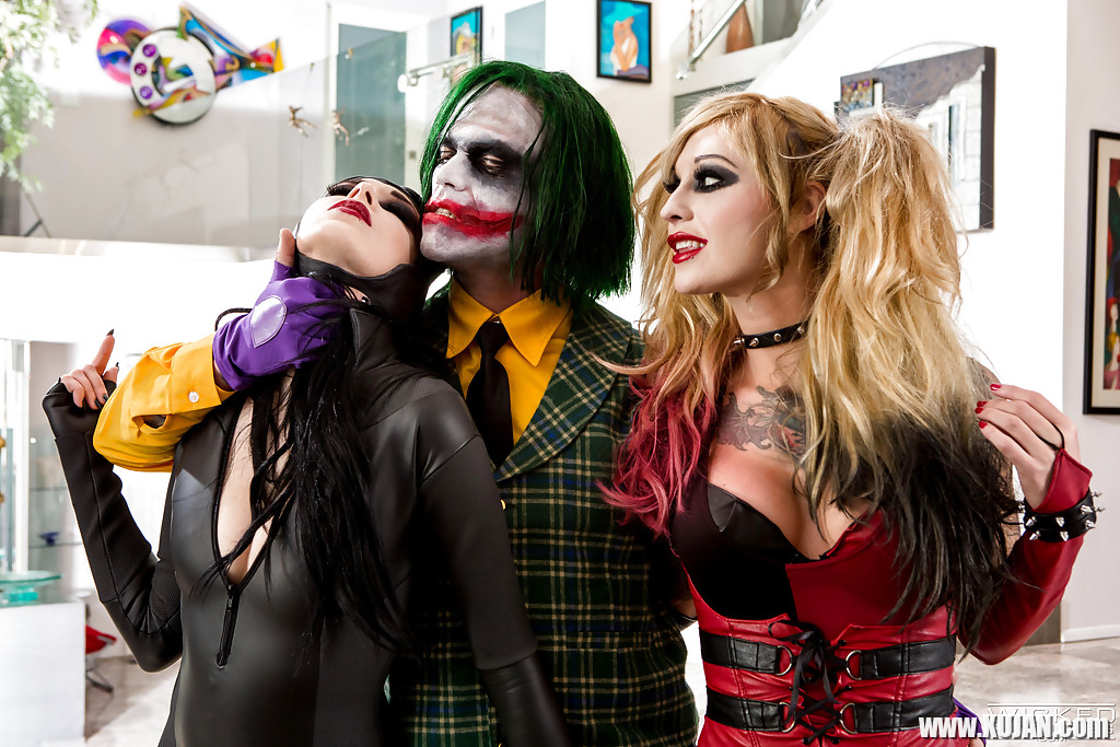 Kinky cosplay pornstars Aiden Ashley and Kleio Valentien sucking dick - Photo #691824
