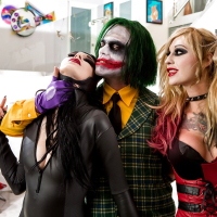 Kinky cosplay pornstars Aiden Ashley and Kleio Valentien sucking dick