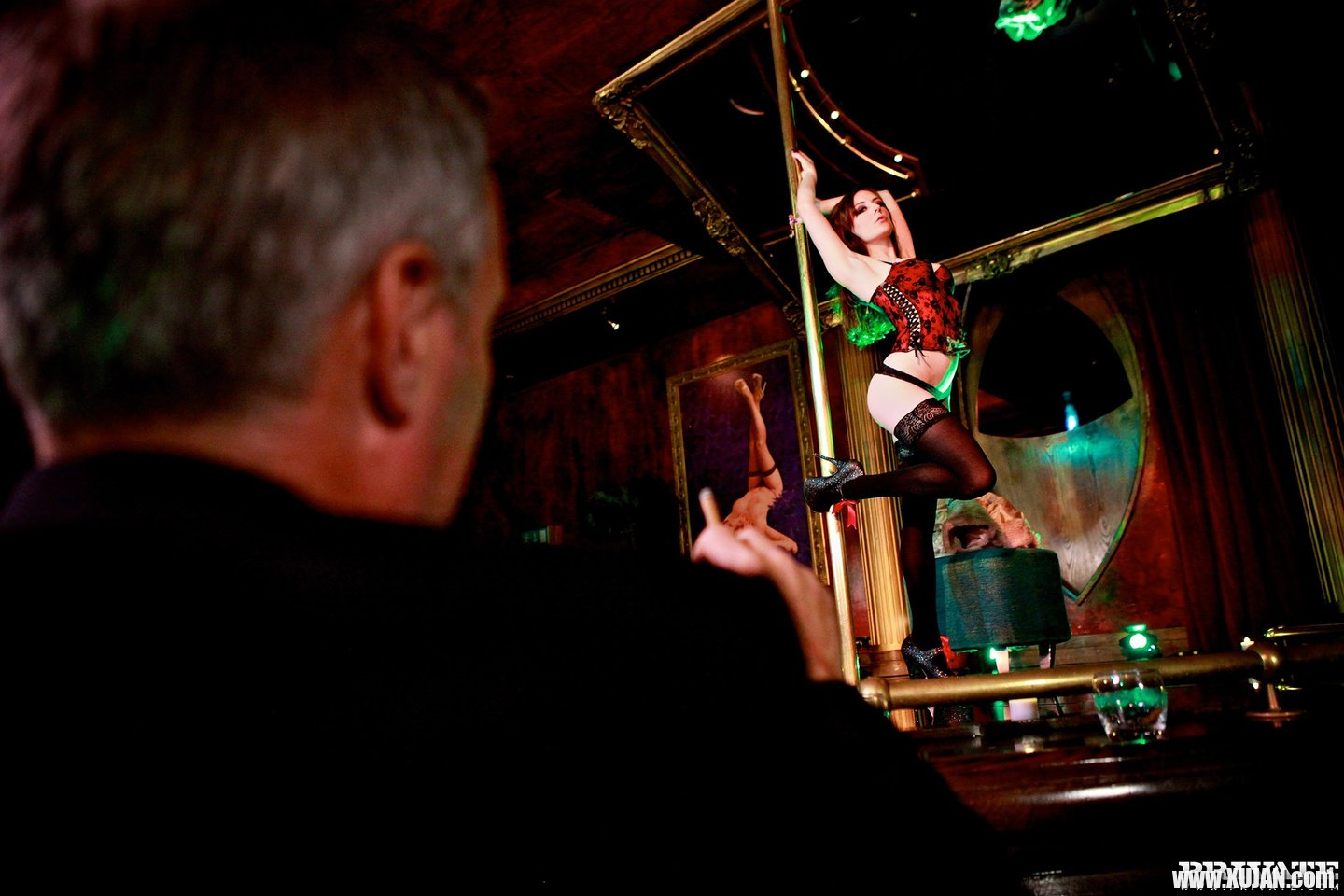Samantha Bentley gets fucked while pole dancing - Photo #692225