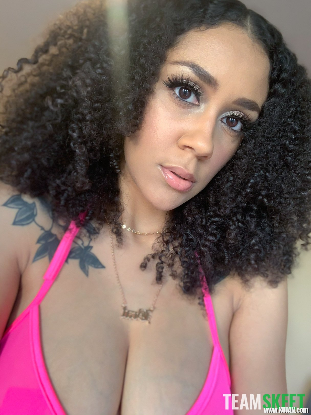 Exotic Ariana Aimes in a pink dress swallows dick - Photo #693107